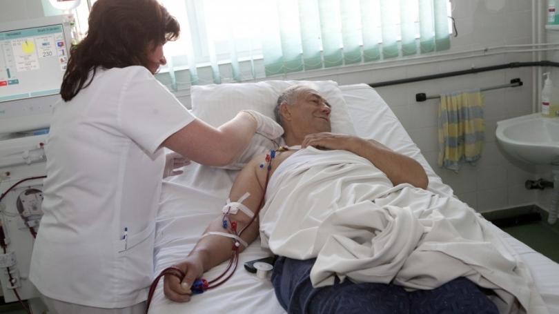 Oamenii mor cu zile în aşteptarea hemodializei
