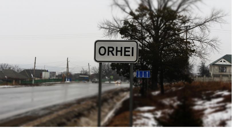 Reparația drumurilor la Orhei: proceduri netransparente și lucrări rămase „în aer”